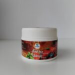 Parajdi sós ajakradír jojoba- és mandulaolajjal,erdei gyümölcs aromával